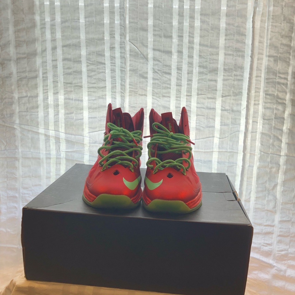 Lebron X “Christmas”